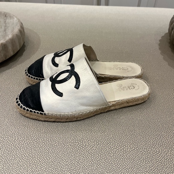 Chanel espadrille slides - Picture 2 of 5